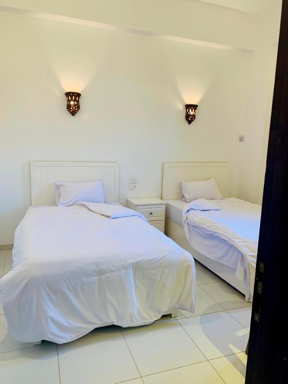 Moon House Of Luxor Apartment Luaran gambar