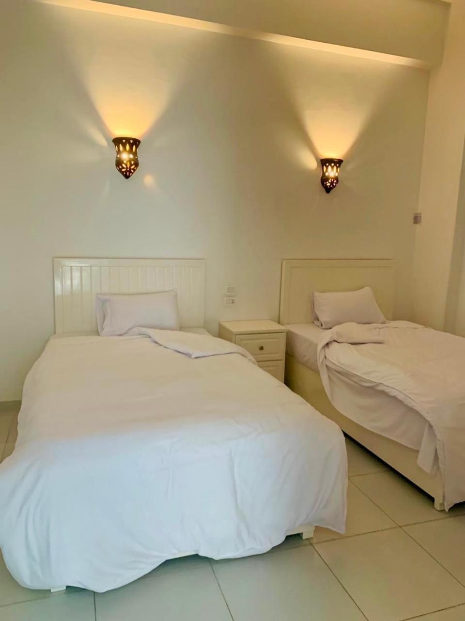 Moon House Of Luxor Apartment Luaran gambar