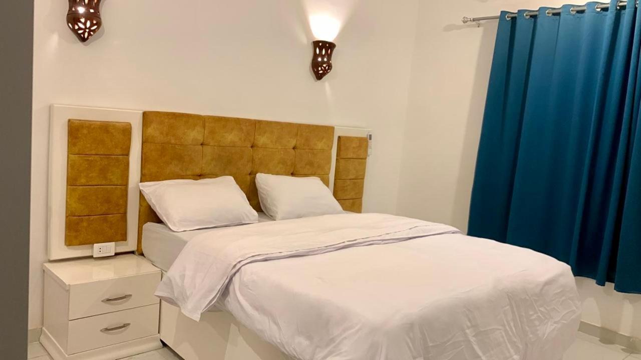 Moon House Of Luxor Apartment Luaran gambar
