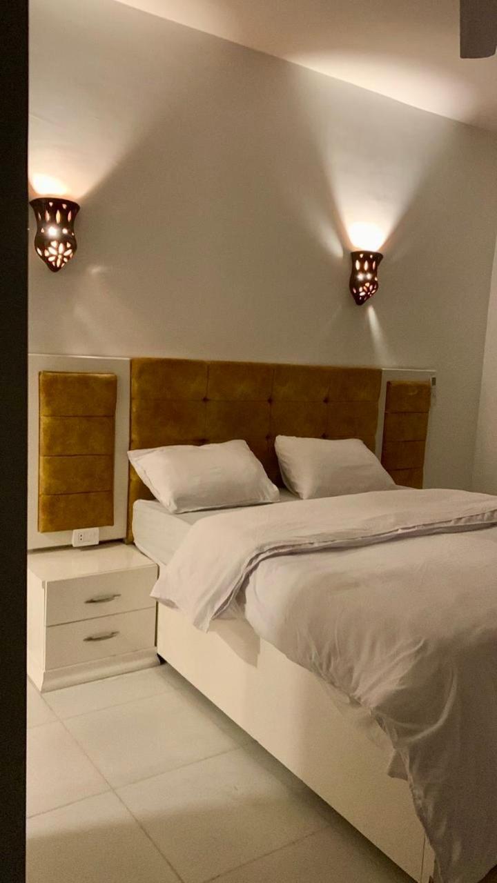 Moon House Of Luxor Apartment Luaran gambar