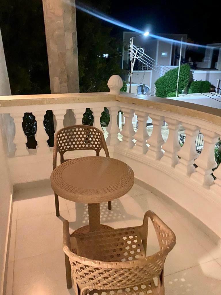 Moon House Of Luxor Apartment Luaran gambar