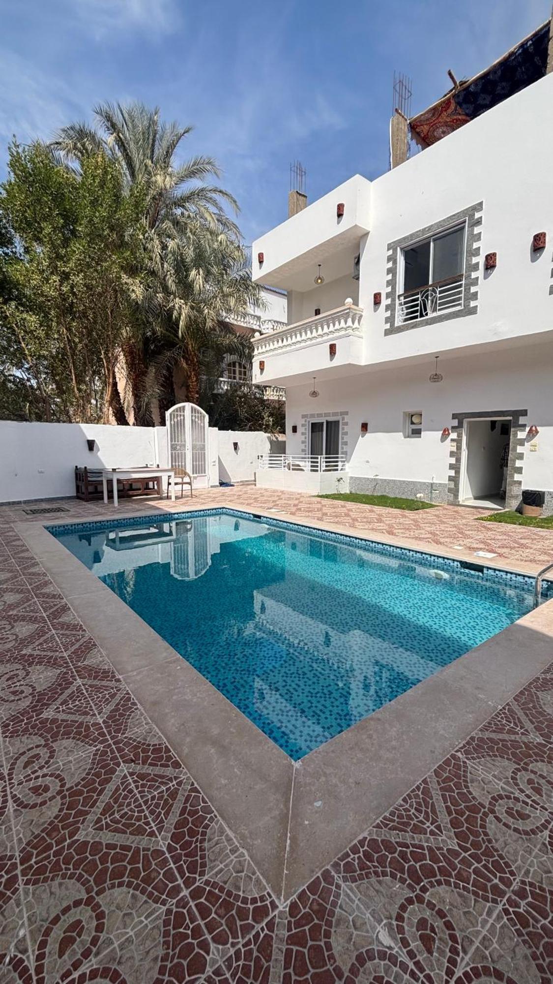 Moon House Of Luxor Apartment Luaran gambar