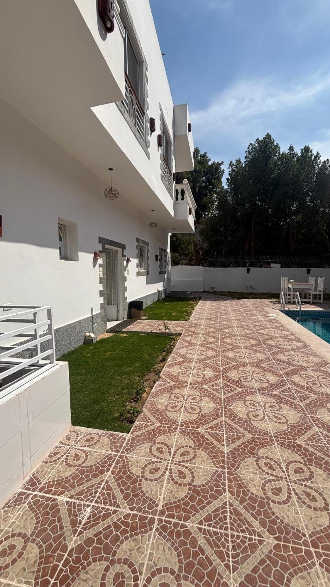 Moon House Of Luxor Apartment Luaran gambar