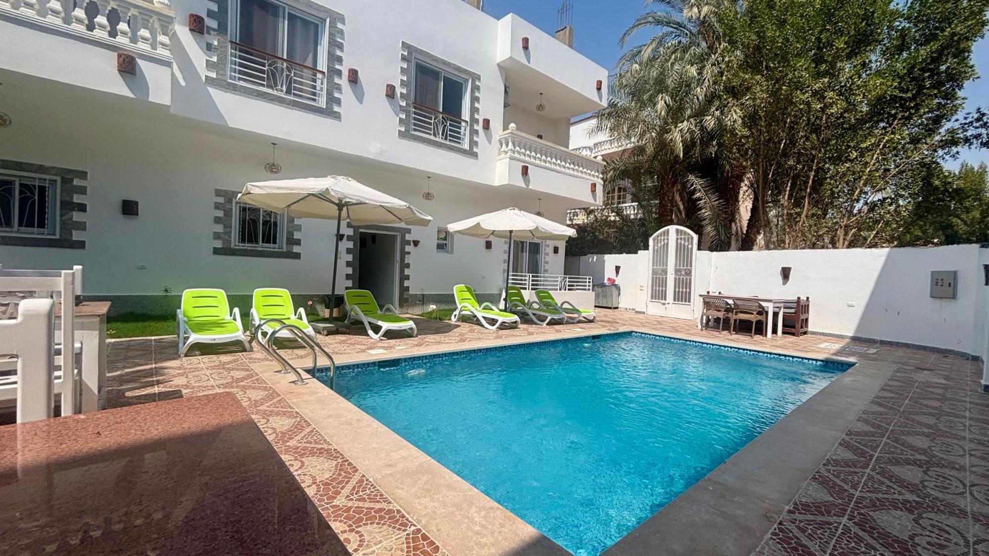 Moon House Of Luxor Apartment Luaran gambar