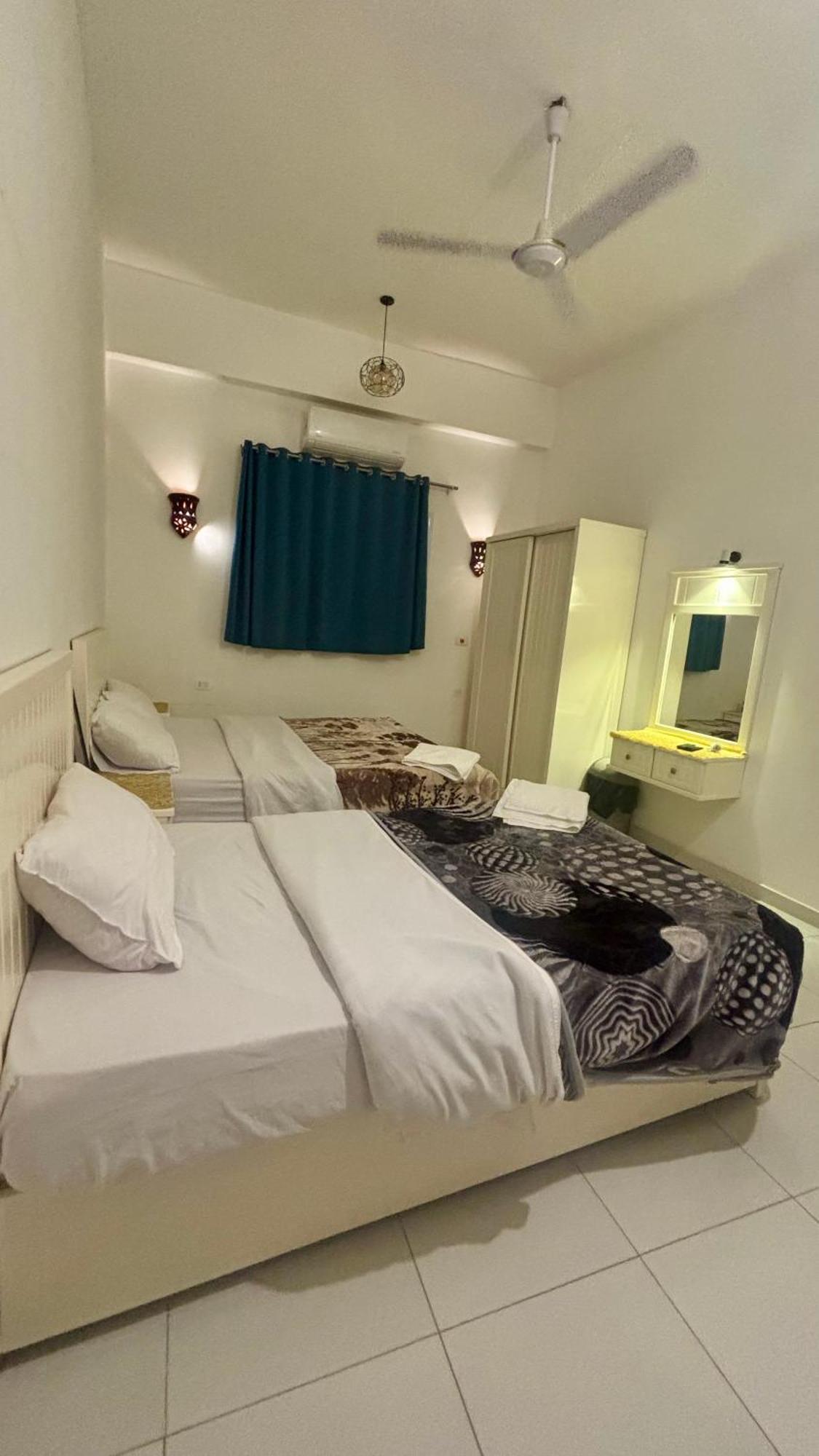Moon House Of Luxor Apartment Luaran gambar